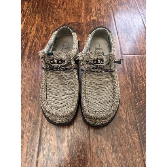 HEYDUDE Wally Sox Mens Size 11 Tan Slip On Loafer Ultralight Casual Comfort - Picture 1 of 5